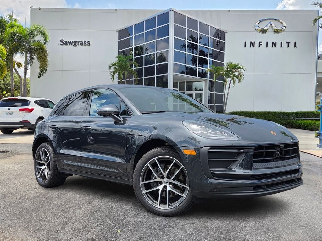 2025 Porsche Macan Base