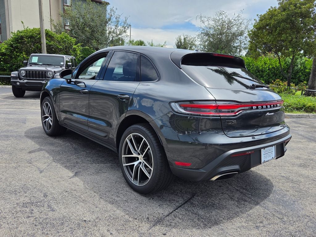 2025 Porsche Macan Base
