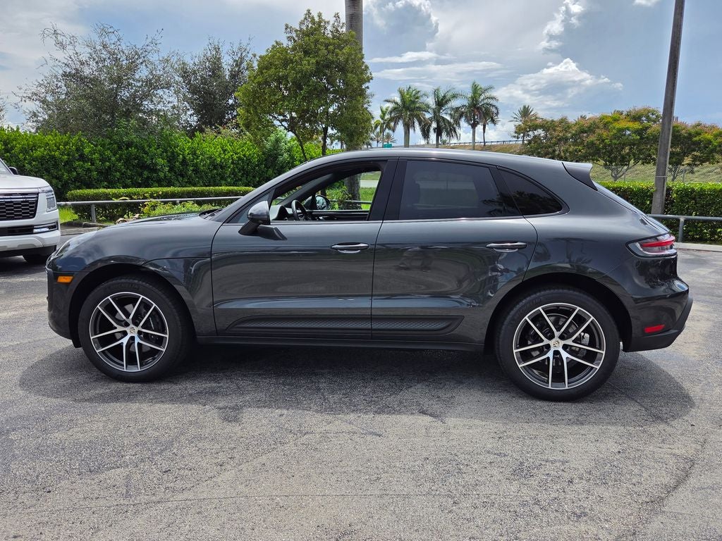 2025 Porsche Macan Base