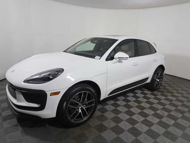 2025 Porsche Macan Base