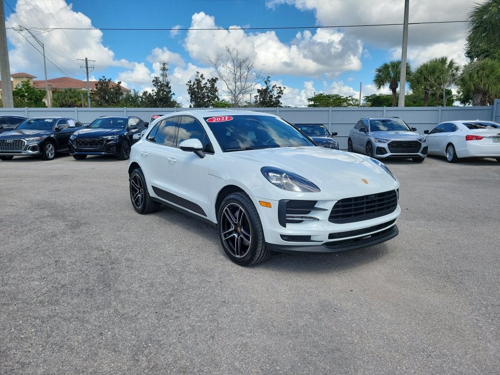 2021 Porsche Macan Base