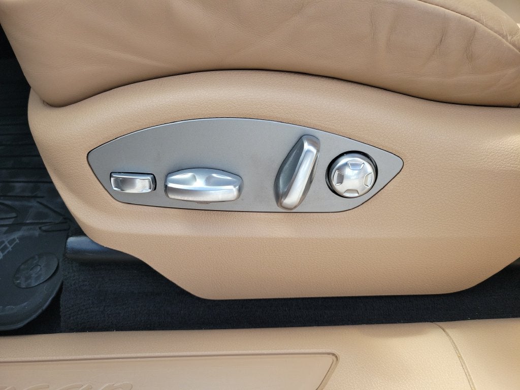 2021 Porsche Macan Base