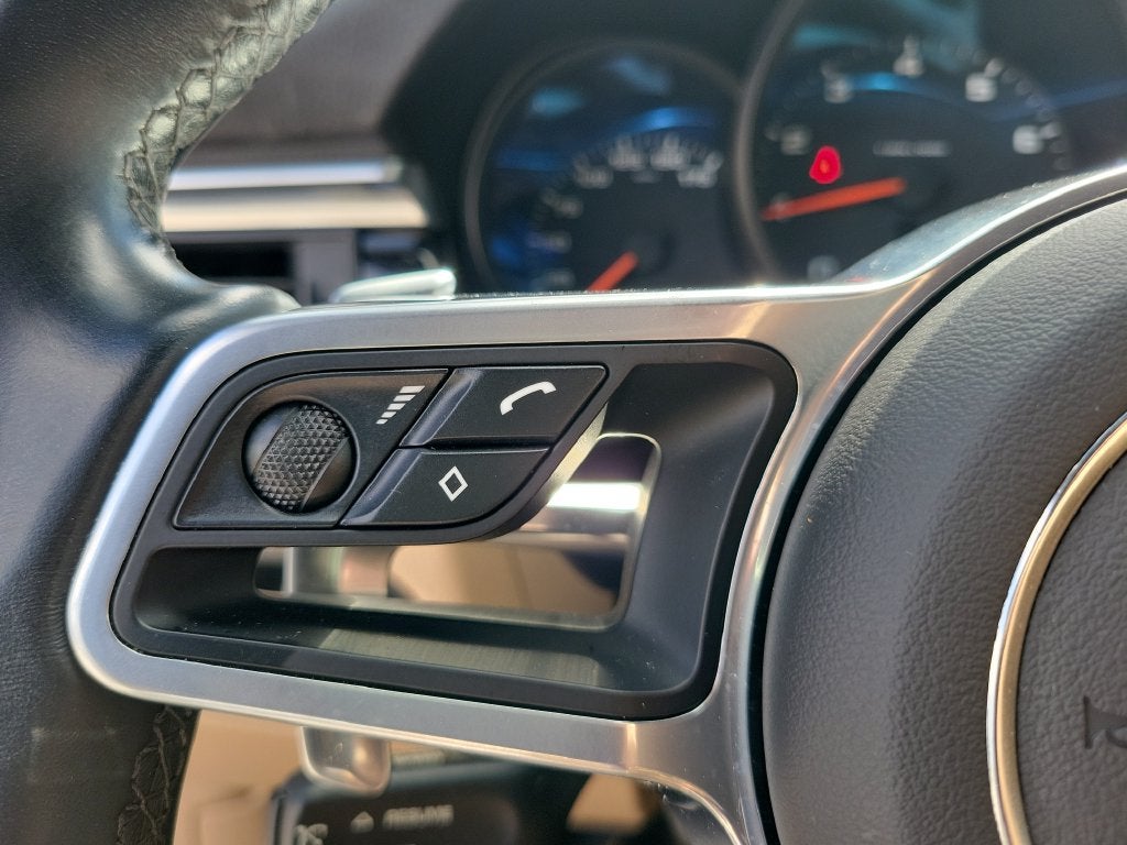 2021 Porsche Macan Base