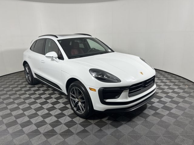 2026 Porsche Macan Base