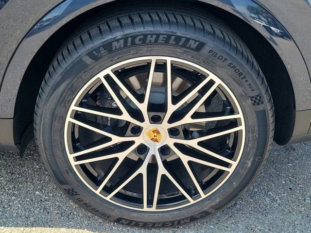 2024 Porsche Cayenne Base