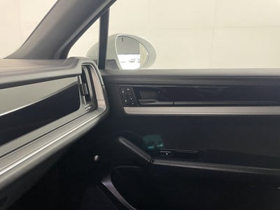 2026 Porsche Cayenne AWD