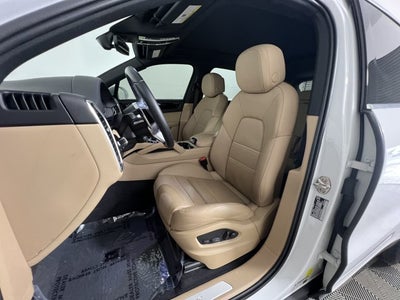 2023 Porsche Cayenne Base