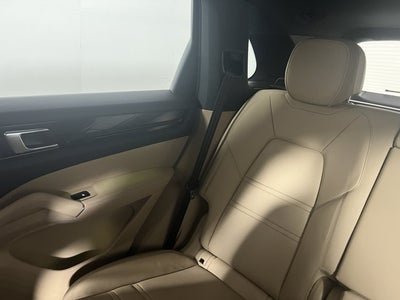 2023 Porsche Cayenne Base