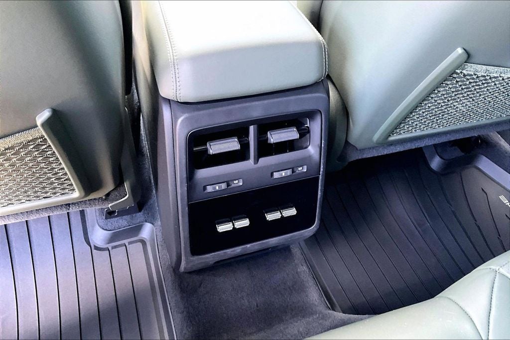 2025 Porsche Macan Electric 4