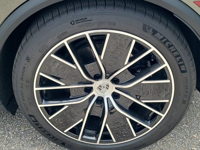 2025 Porsche Macan Electric Base