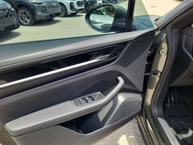 2025 Porsche Macan Electric Base