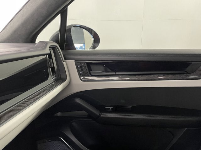 2025 Porsche Cayenne GTS