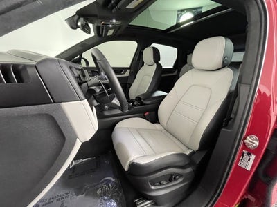 2025 Porsche Cayenne GTS