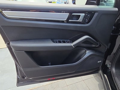 2023 Porsche Cayenne Platinum Edition