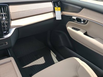 2026 Volvo XC90 Plus