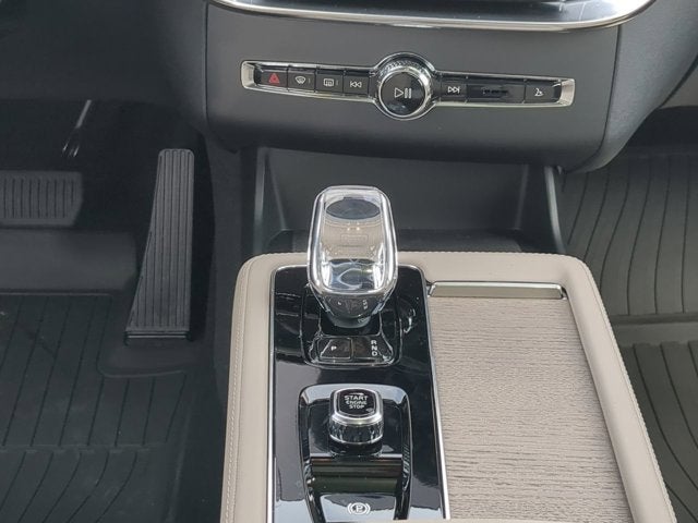 2026 Volvo XC90 Plus