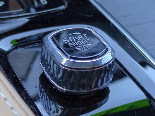 2024 Volvo XC90 Ultimate Bright Theme