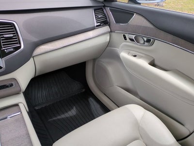 2023 Volvo XC90 Plus