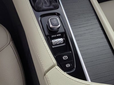 2020 Volvo XC90 T5 Momentum