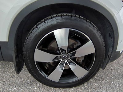 2019 Volvo XC40 Momentum