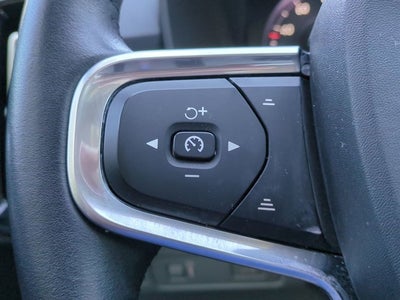 2019 Volvo XC40 Momentum