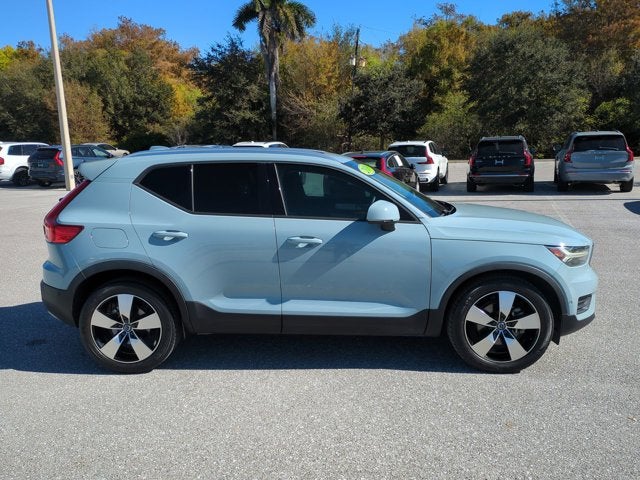 2019 Volvo XC40 Momentum