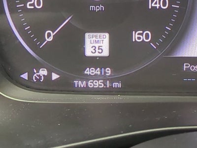 2021 Volvo XC40 R-Design
