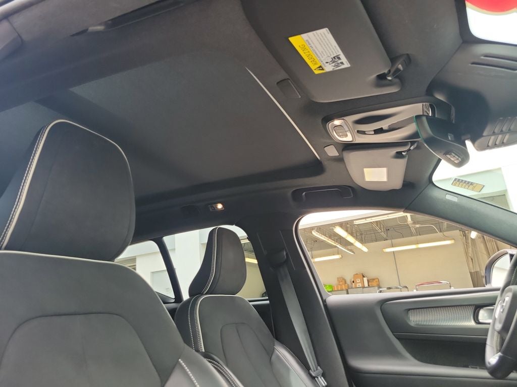 2021 Volvo XC40 R-Design