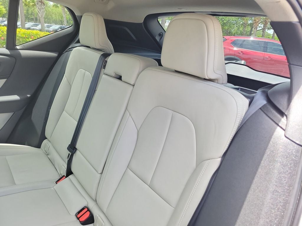 2020 Volvo XC40 Momentum