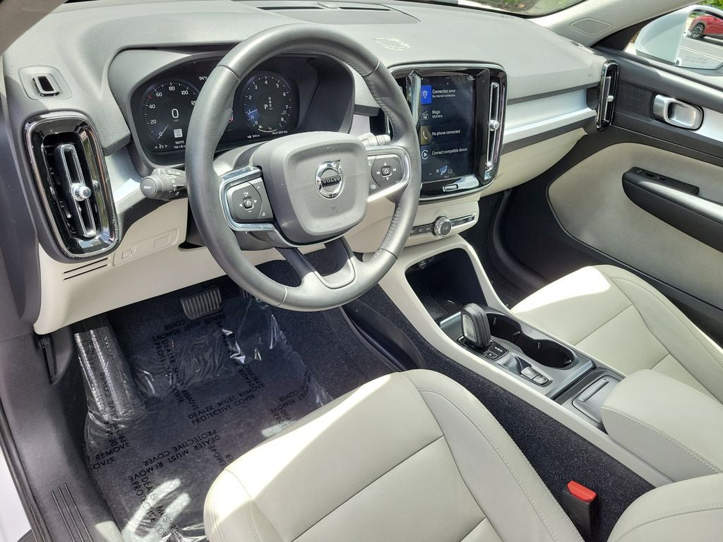 2020 Volvo XC40 Momentum