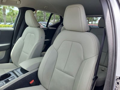 2020 Volvo XC40 Momentum