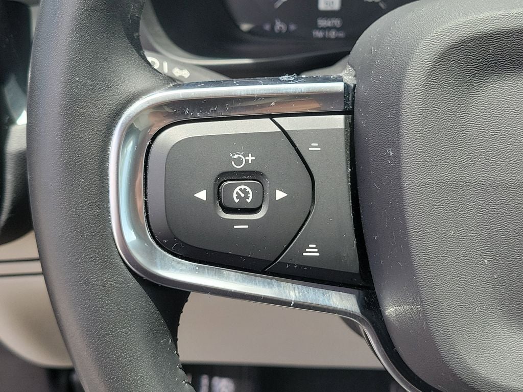 2020 Volvo XC40 Momentum