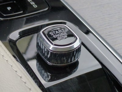 2024 Volvo XC90 Recharge Plug-In Hybrid Plus Bright Theme