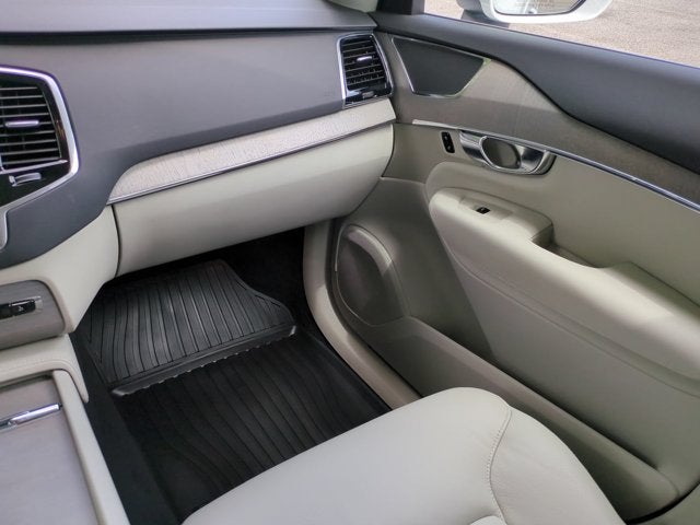 2024 Volvo XC90 Recharge Plug-In Hybrid Plus Bright Theme