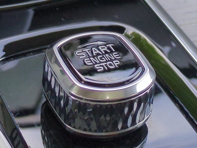 2024 Volvo XC90 Recharge Plug-In Hybrid Plus Bright Theme