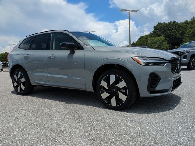 2025 Volvo XC60 Plug-In Hybrid Plus