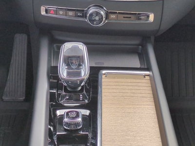 2026 Volvo XC60 Plug-In Hybrid Plus