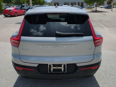 2023 Volvo XC40 Plus Dark Theme