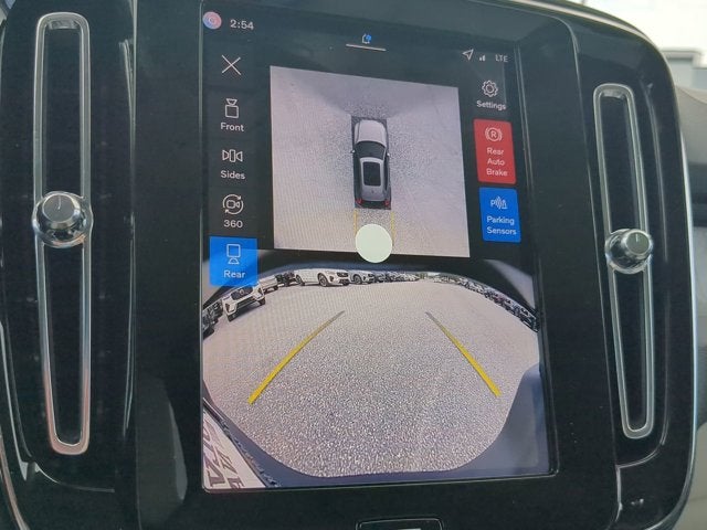 2026 Volvo XC40 Plus