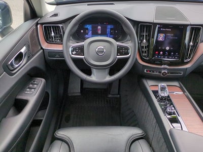 2023 Volvo XC60 Ultimate Bright Theme
