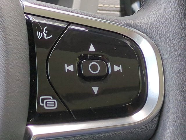 2023 Volvo XC60 Ultimate Bright Theme