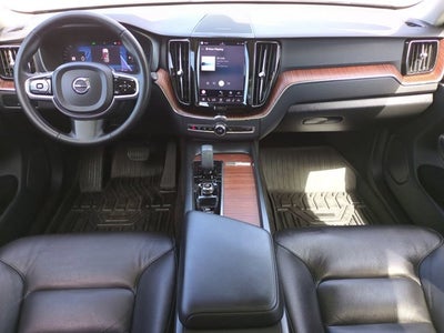 2023 Volvo XC60 Plus Bright Theme