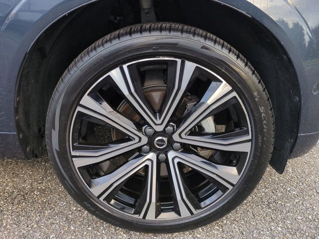 2023 Volvo XC60 Ultimate Bright Theme