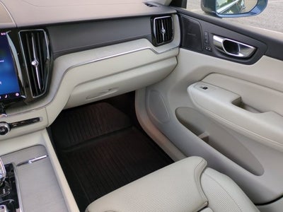 2023 Volvo XC60 Ultimate Bright Theme