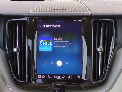 2023 Volvo XC60 Ultimate Bright Theme