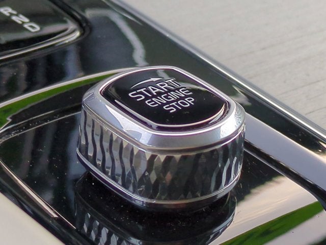 2023 Volvo XC60 Ultimate Bright Theme