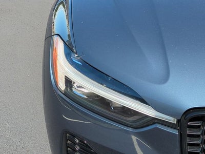 2024 Volvo XC60 Core Dark Theme