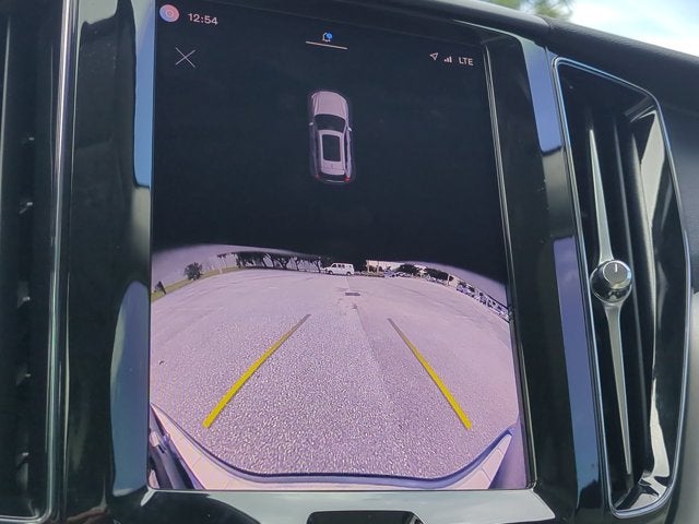 2024 Volvo XC60 Core Dark Theme