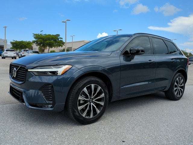 2024 Volvo XC60 Core Dark Theme