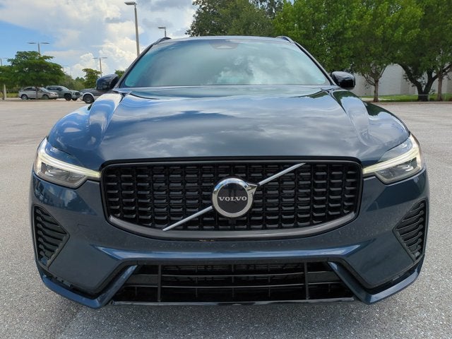 2024 Volvo XC60 Core Dark Theme